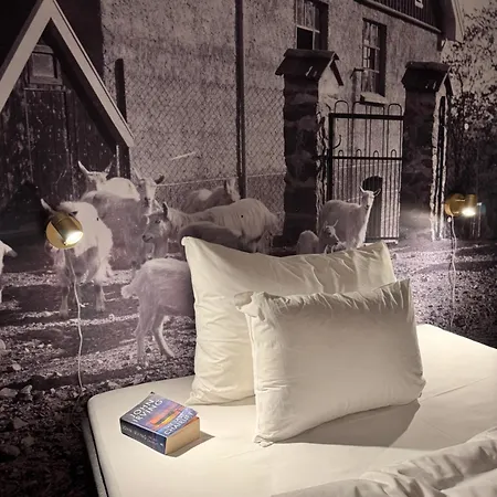 Ovre Sem Gard Otel *